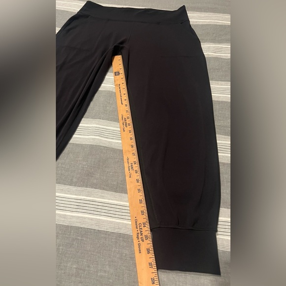 Lululemon 🍋 Align Jogger, black w/pockets, women’s size 14, Great Condition! - Picture 14 of 16